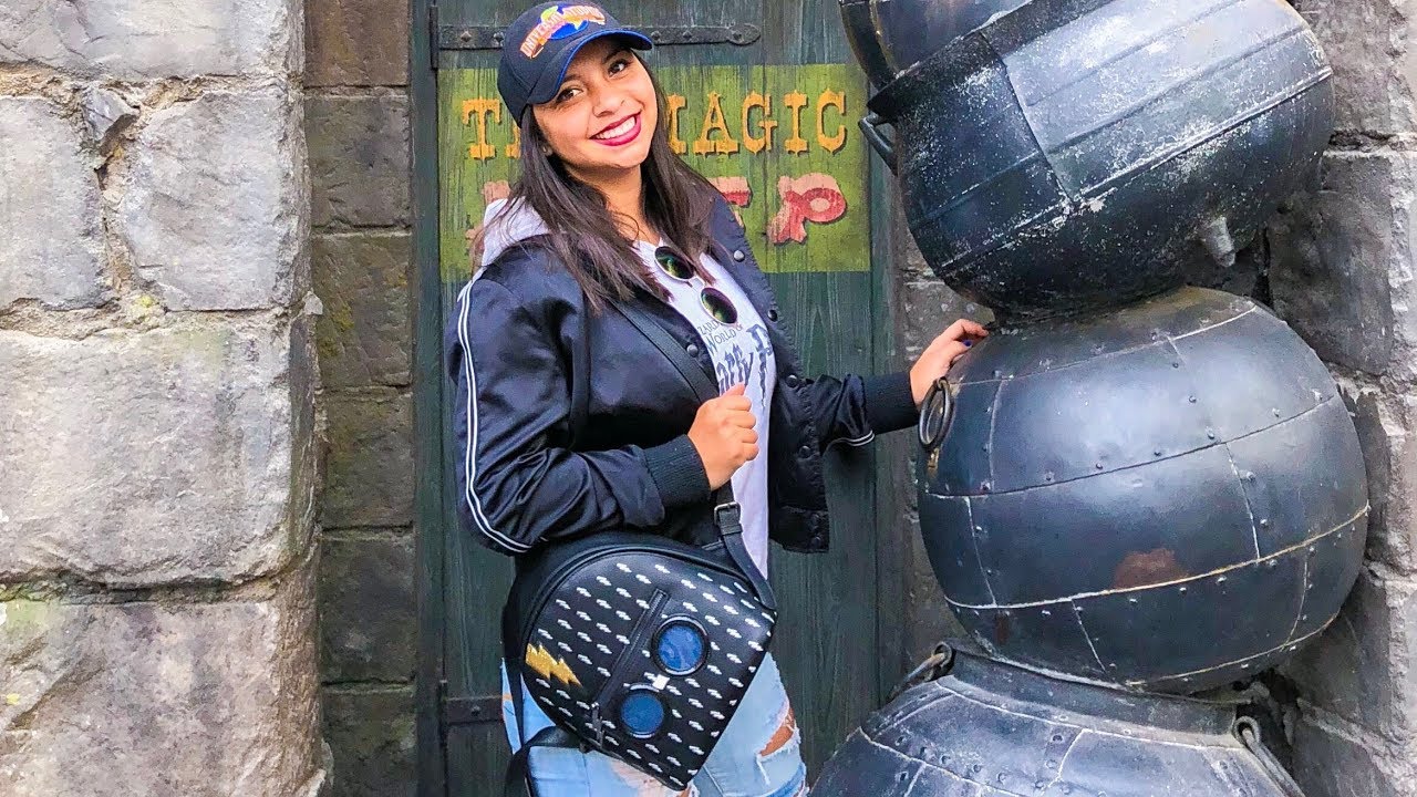 Can you take a backpack into universal studios hollywood？