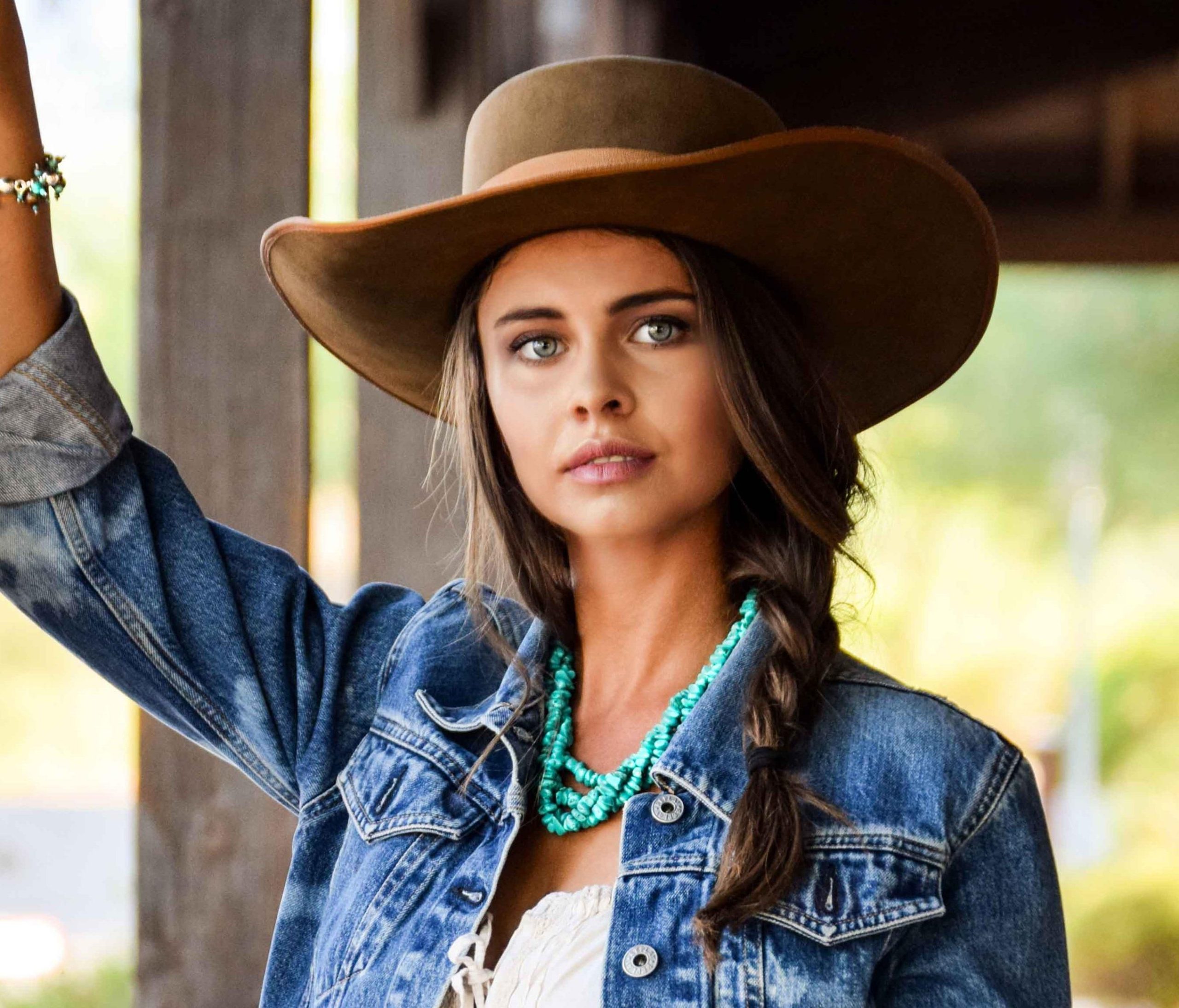 Women’s cowboy hats: Elevate Your Western Look缩略图