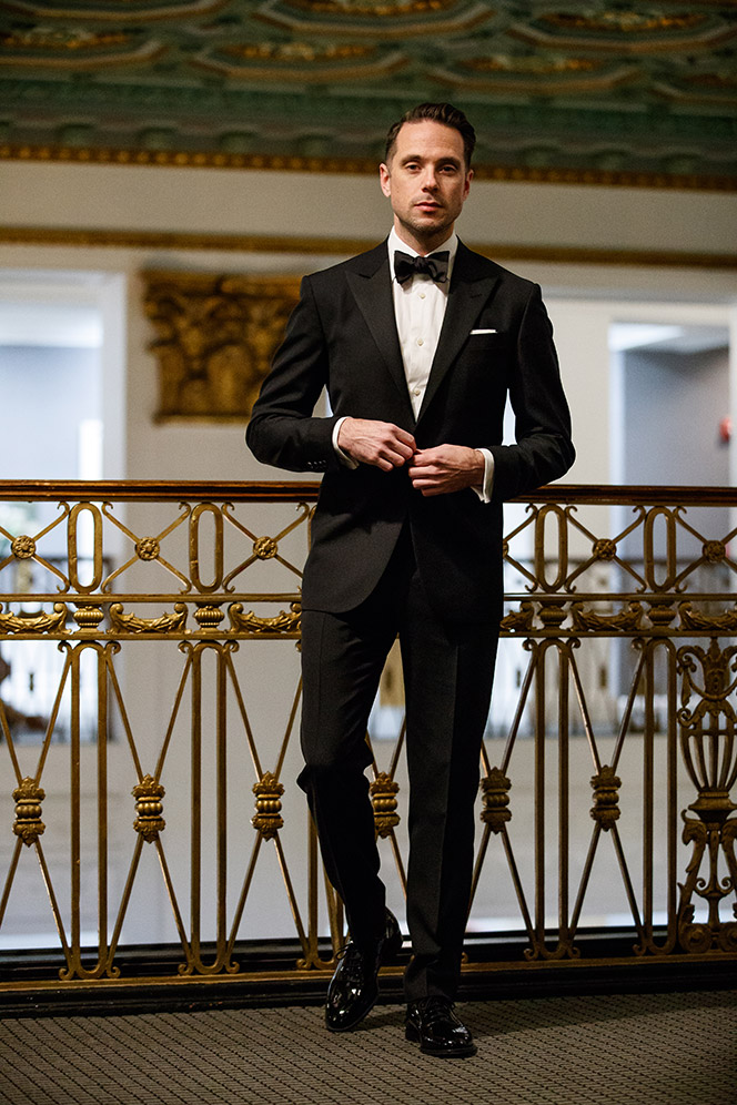 Black Tie Elegance: A Sophisticated Affair缩略图