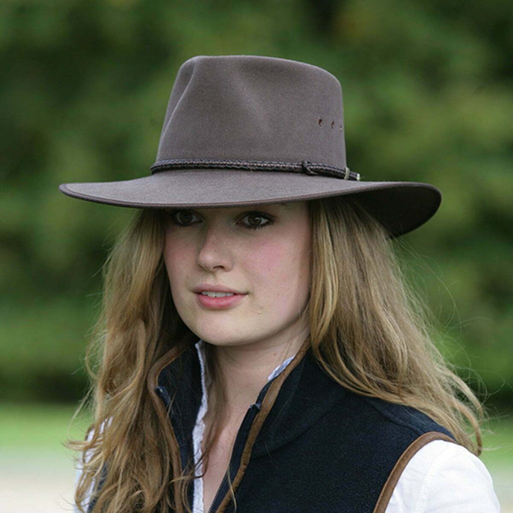 akubra hat