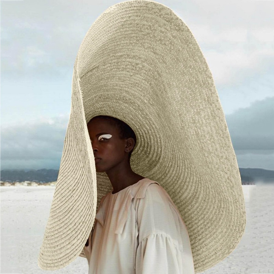 Straw hat women