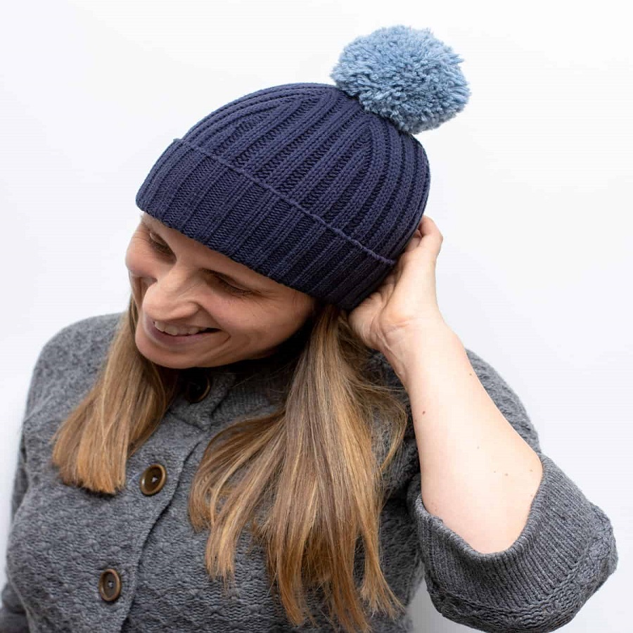 how to make a pom pom for a hat